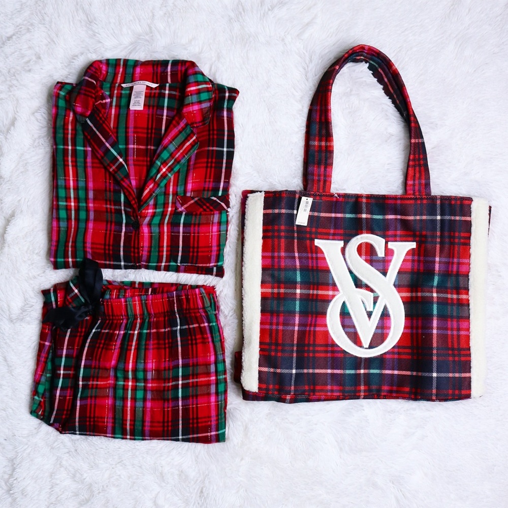 VICTORIA’S SECRET CHRISTMAS Red Plaid Holiday Pajama Set + Sherpa Tote Bag